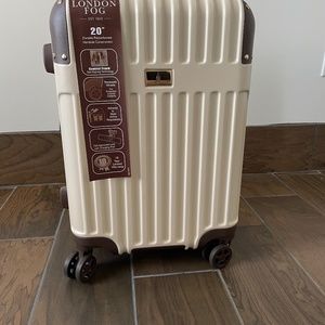 London Fog Brentwood Iii 20" Expandable Spinner Carry-On Hardside